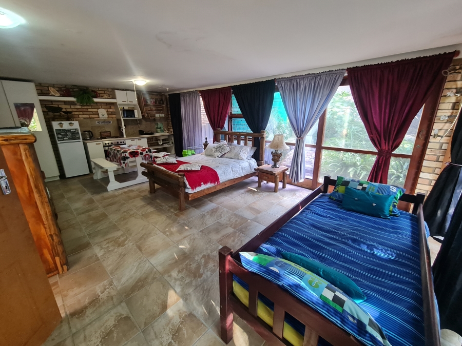4 Bedroom Property for Sale in Ferreira Town Eastern Cape